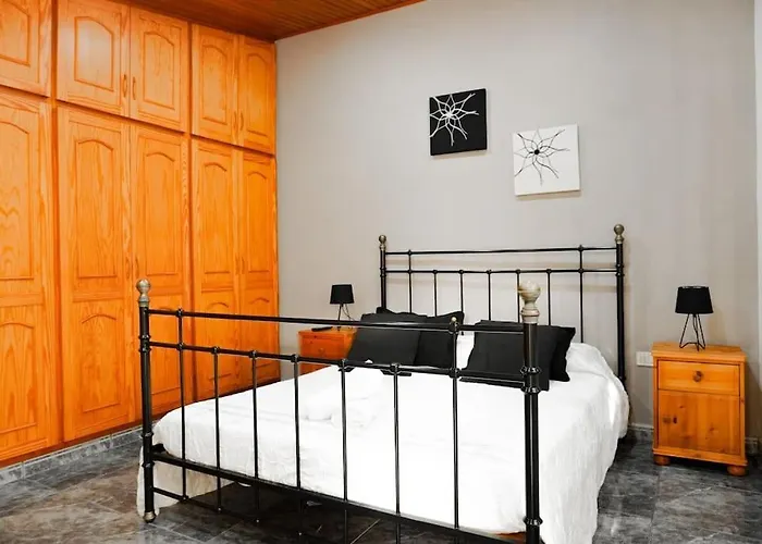 Nue * 圣克鲁斯-德特内里费