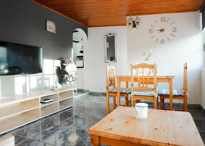 Nue * 圣克鲁斯-德特内里费